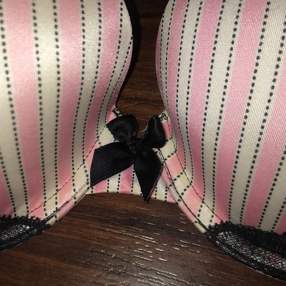 Very sexy lined Demi bra - Victoria’s Secret - Picture 4 of 8